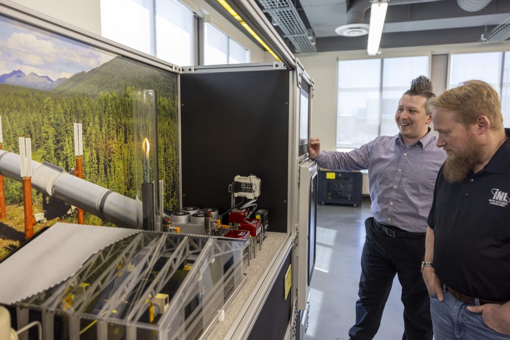 CMMC vs. ITAR: What Defense Manufacturers Need to Understand